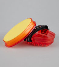 Load image into Gallery viewer, Curry comb with intergrated sponge