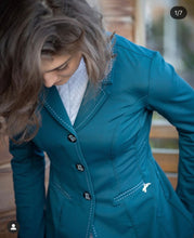 Load image into Gallery viewer, Penelope Paris air soft show jacket