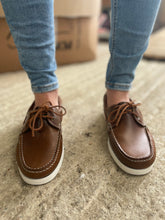 Load image into Gallery viewer, Mackey deck shoes
